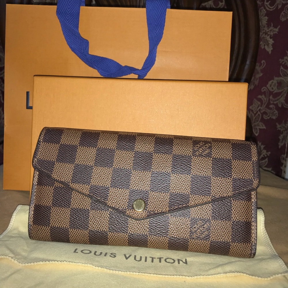 Louis Vuitton Sarah wallet Dameir Ebene